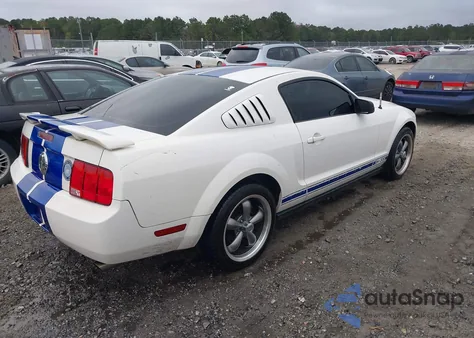 2005 Ford Mustang V6 Deluxe/V6 Premium из США, поврежденный, VIN 1ZVFT80N955159117